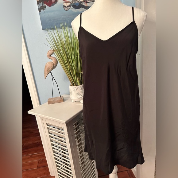 Guess - Black Slip - Size 4 - Picture 1 of 1